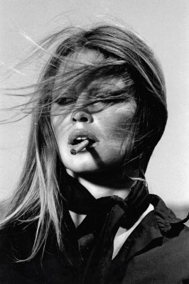 © Terry O’Neill, BB – Brigitte Bardot in „Die Petrolium Miezen“, Galerie Stephen Hoffman