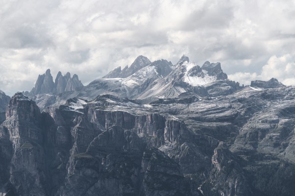 Der Col di Lana, ein Gipfel der Fanesgruppe in den Dolomiten