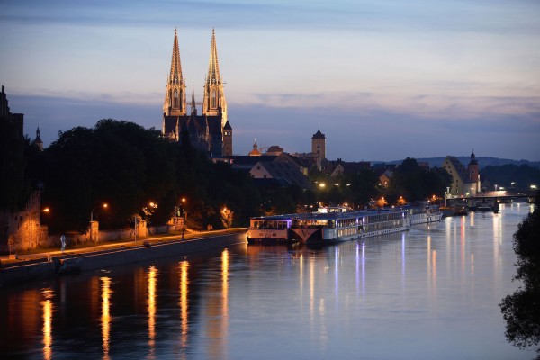Regensburg bei Nacht (Foto: © Clemens Mayer)