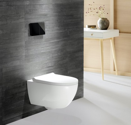 Wahlweise ist das neue Geberit Acanto WC mit der Spezialglasur KeraTect erhältlich: Die nahezu porenfreie und extrem glatte Oberfläche lässt sich besonders leicht und effizient reinigen.